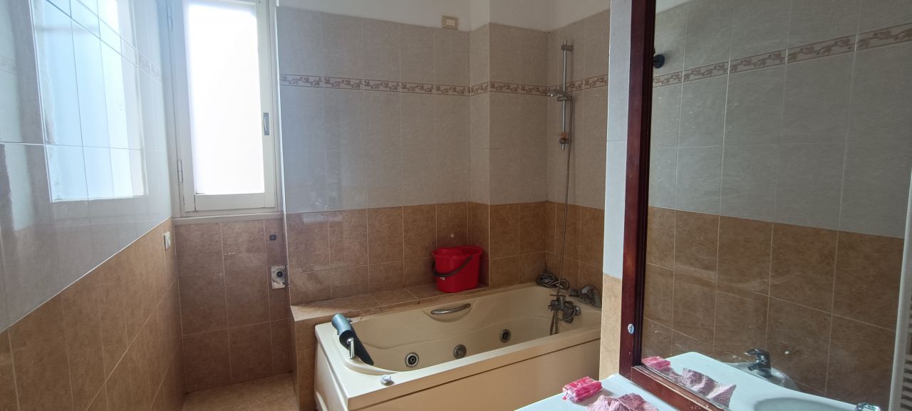 appartamento in vendita a Firenze in zona Careggi