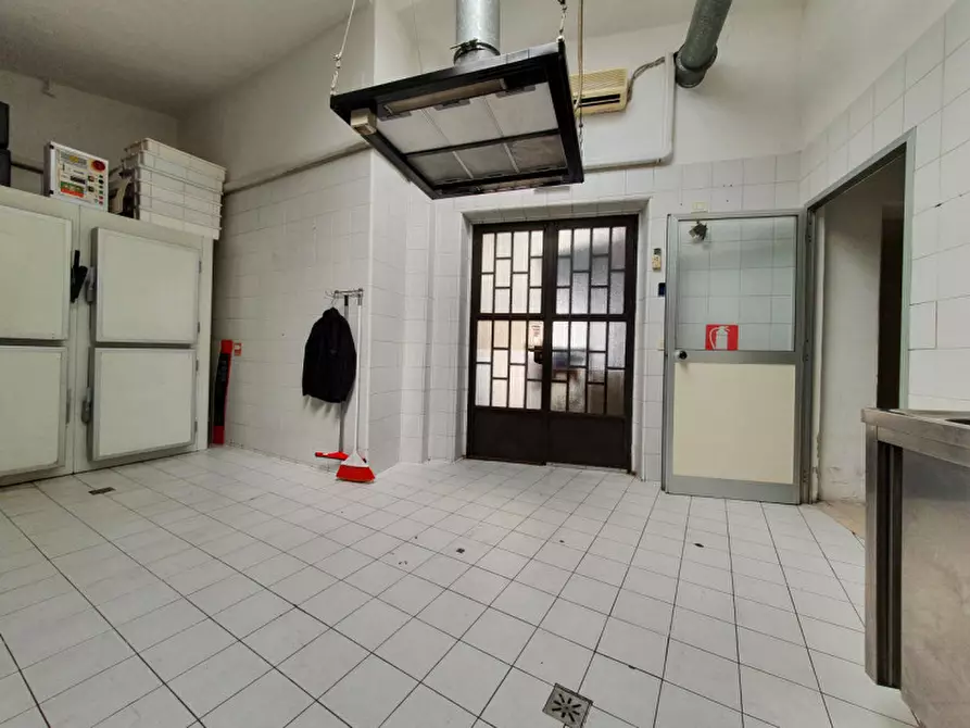 negozio in vendita a Firenze in zona Galluzzo