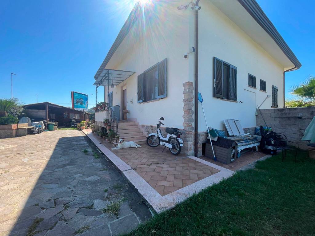 casa indipendente in vendita a Firenze in zona Legnaia