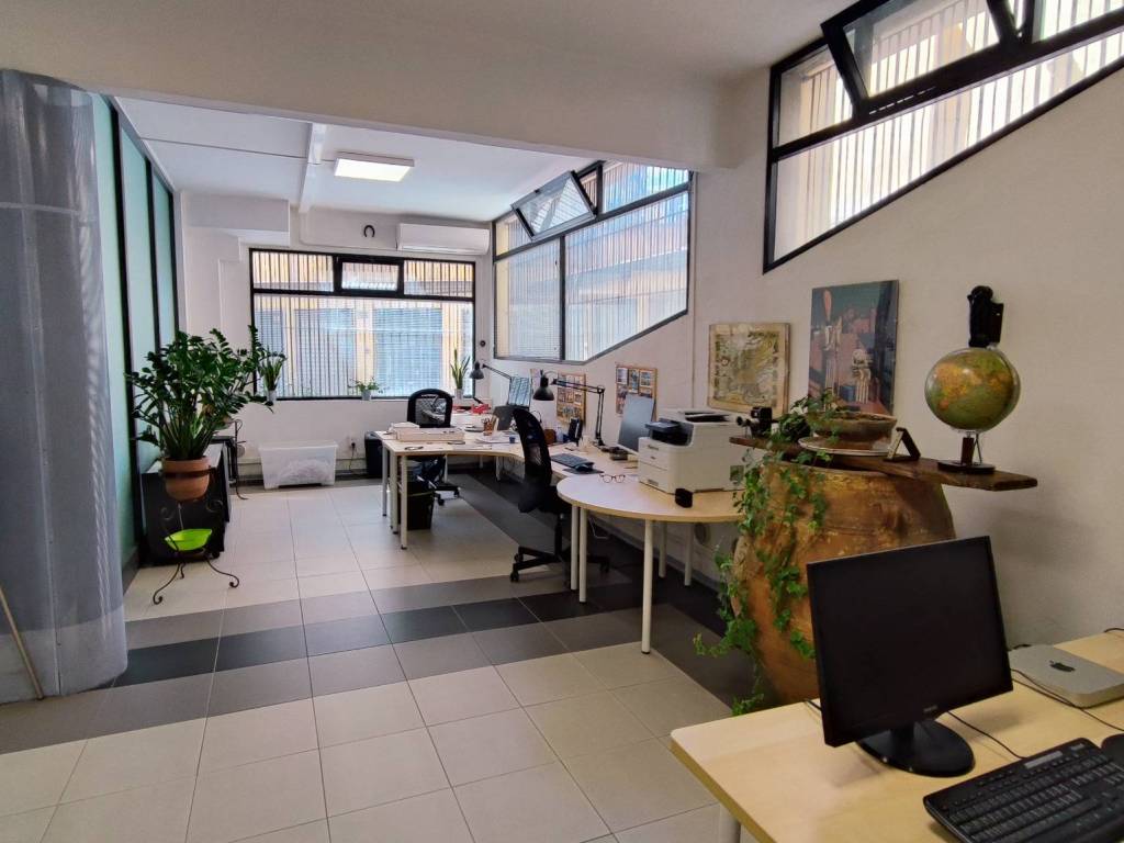 locale commerciale in vendita a Firenze in zona Gavinana