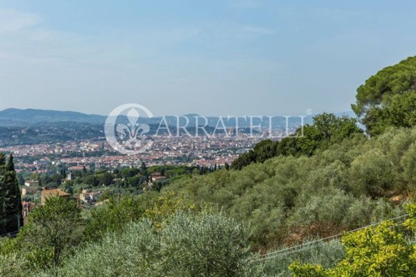 casa indipendente in vendita a Firenze in zona Settignano