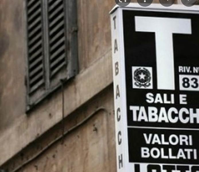 negozio in vendita a Firenze in zona Novoli