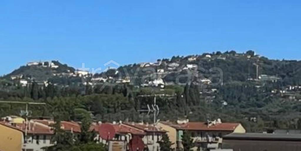 appartamento in vendita a Firenze in zona Campo di Marte