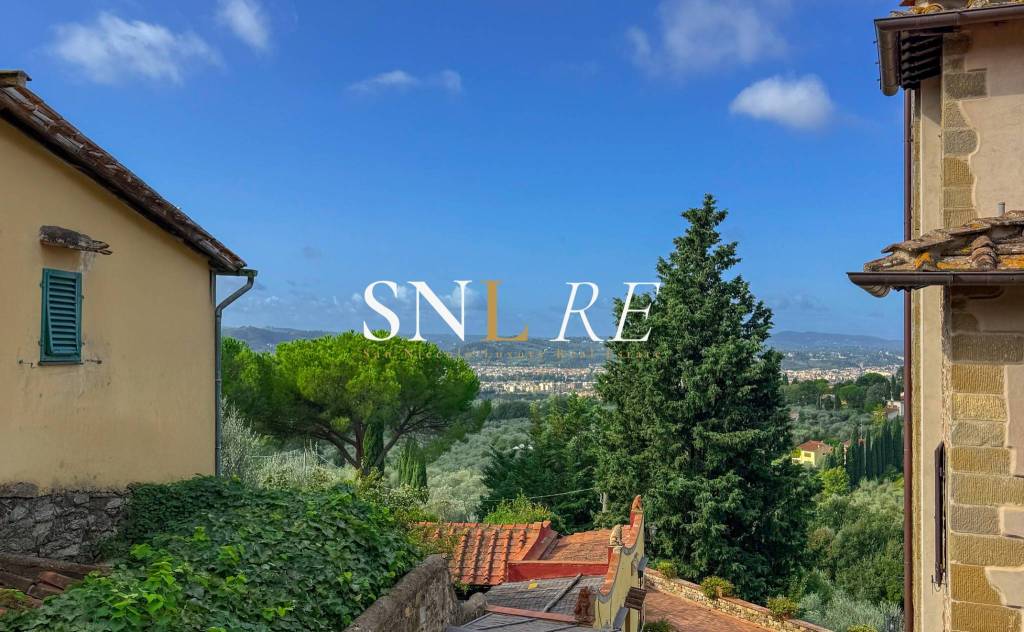 casa indipendente in vendita a Firenze in zona Settignano