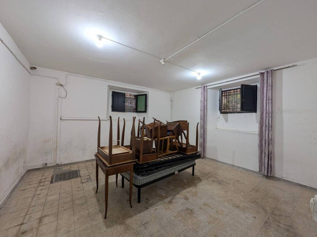 locale commerciale in vendita a Firenze