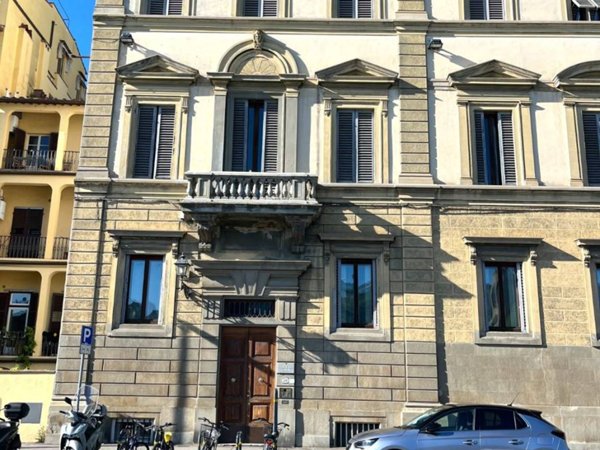 appartamento in vendita a Firenze in zona Centro Santa Croce