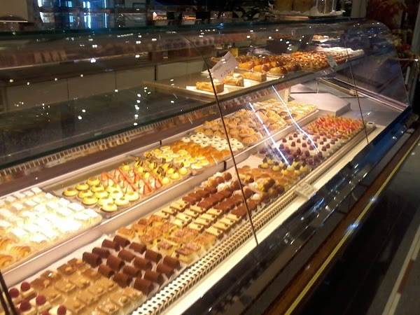 negozio in vendita a Firenze in zona Campo di Marte