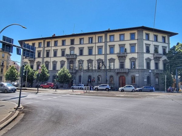 negozio in vendita a Firenze in zona Centro Duomo