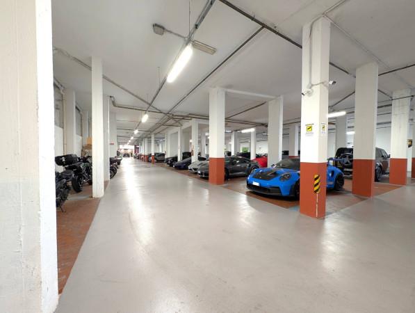 negozio in vendita a Firenze in zona Novoli