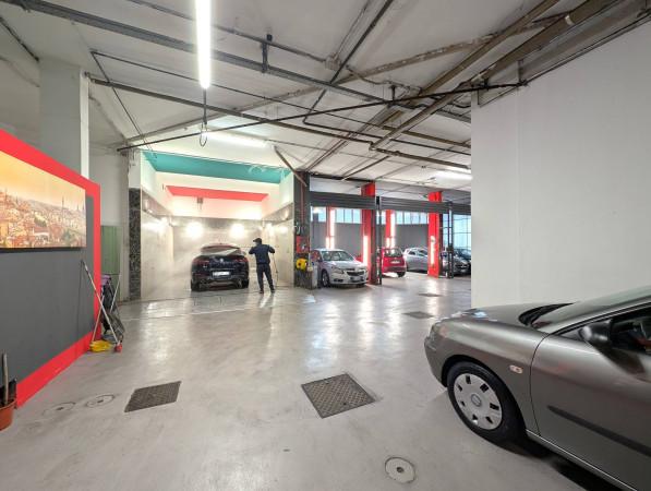 negozio in vendita a Firenze in zona Novoli