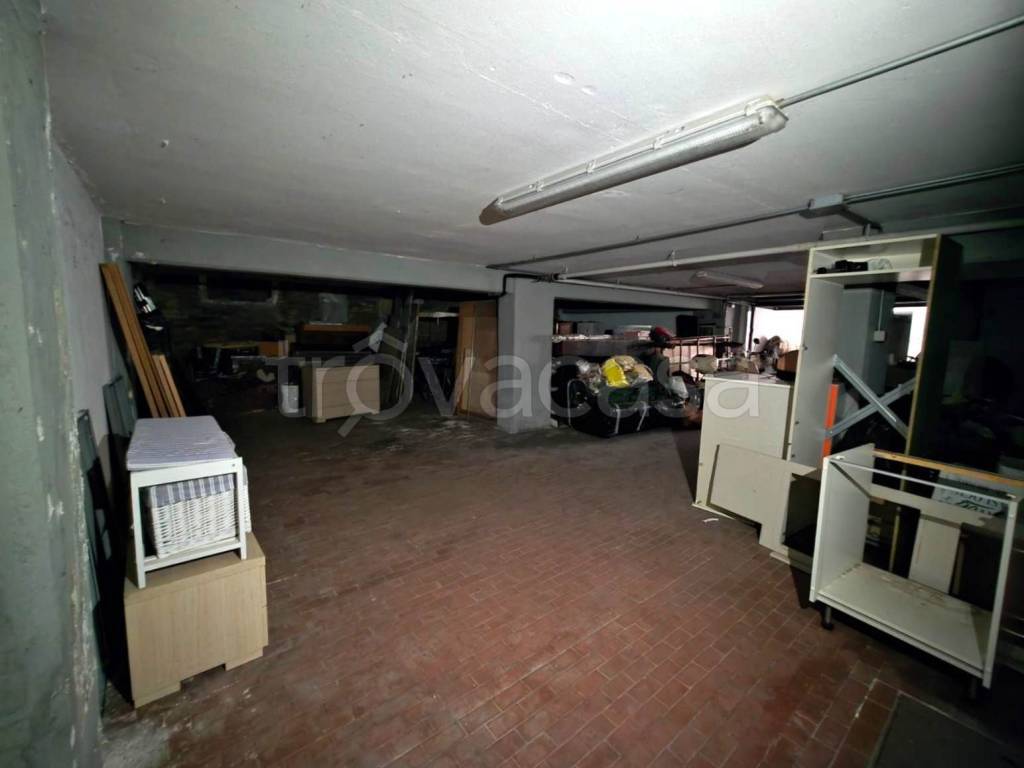locale di sgombero in vendita a Firenze in zona Statuto