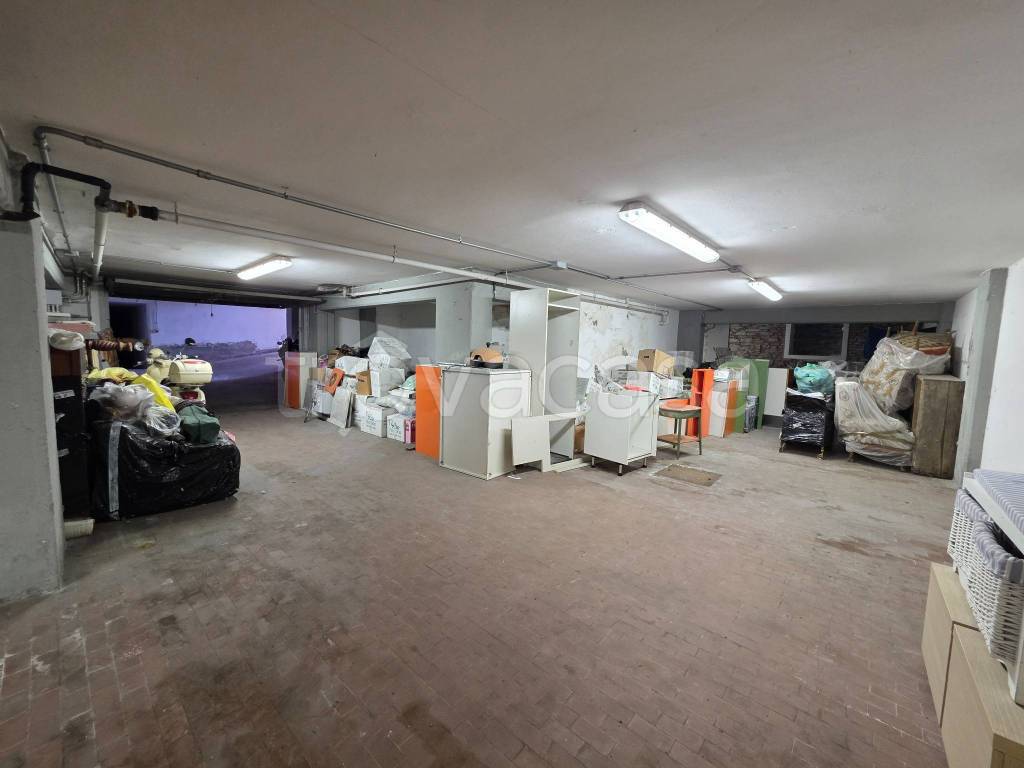 locale di sgombero in vendita a Firenze in zona Statuto