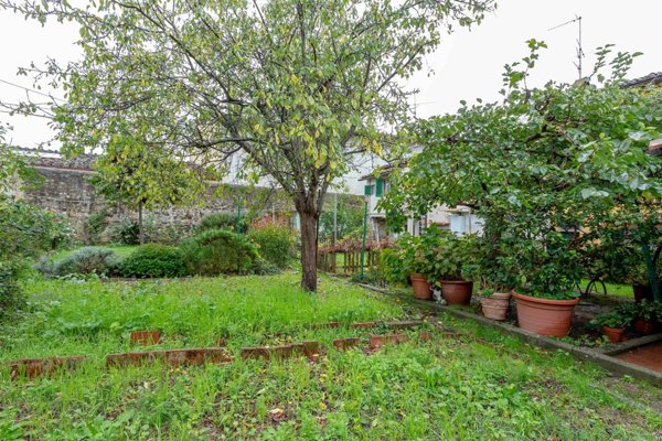 casa indipendente in vendita a Firenze in zona Careggi