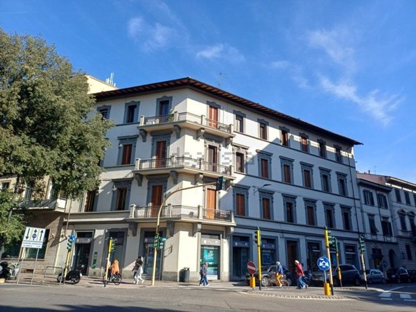 appartamento in vendita a Firenze in zona Campo di Marte