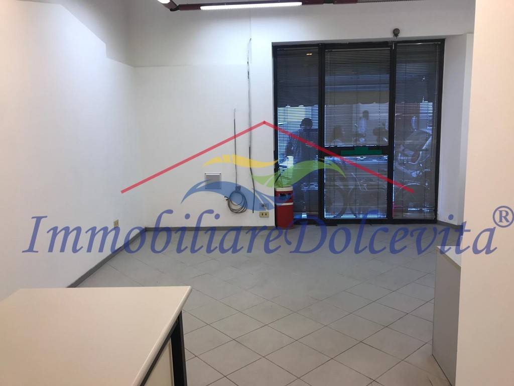 negozio in vendita a Firenze in zona Campo di Marte