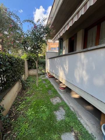 casa indipendente in vendita a Firenze in zona Isolotto