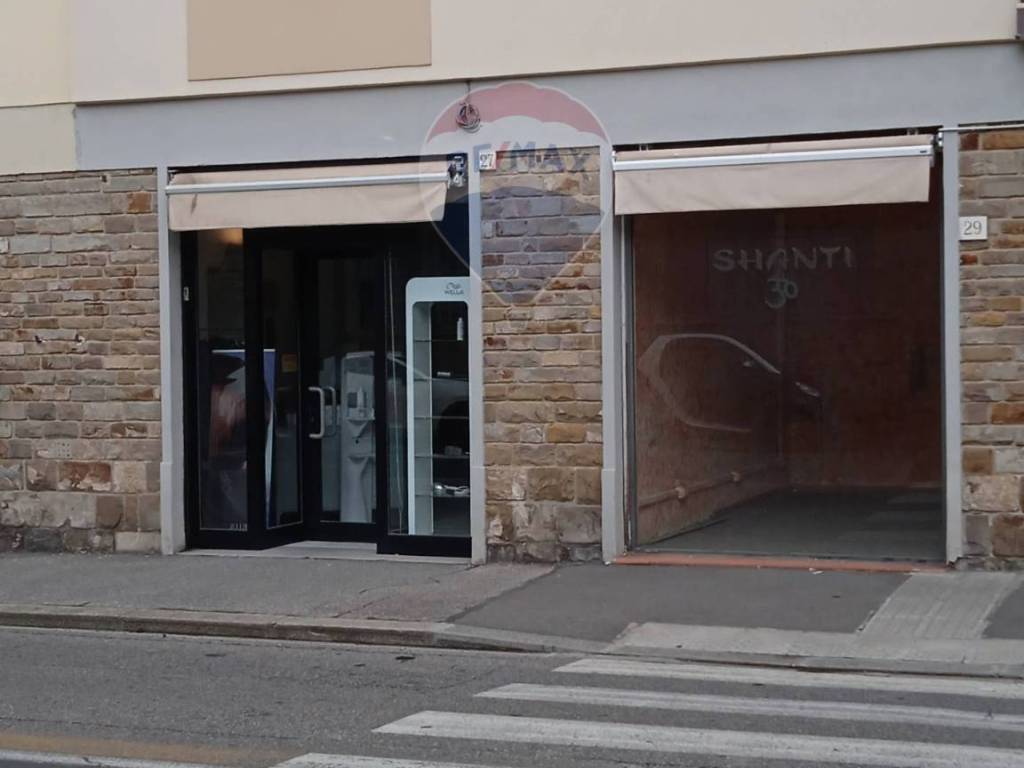 negozio in vendita a Firenze in zona Gavinana