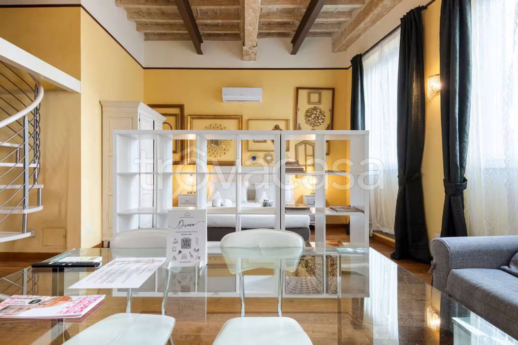 appartamento in vendita a Firenze in zona Centro Santa Maria Novella