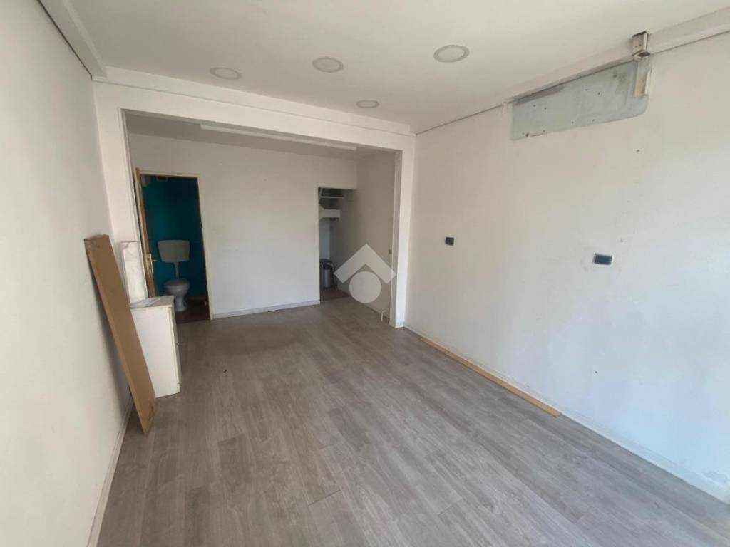 negozio in vendita a Firenze in zona Coverciano