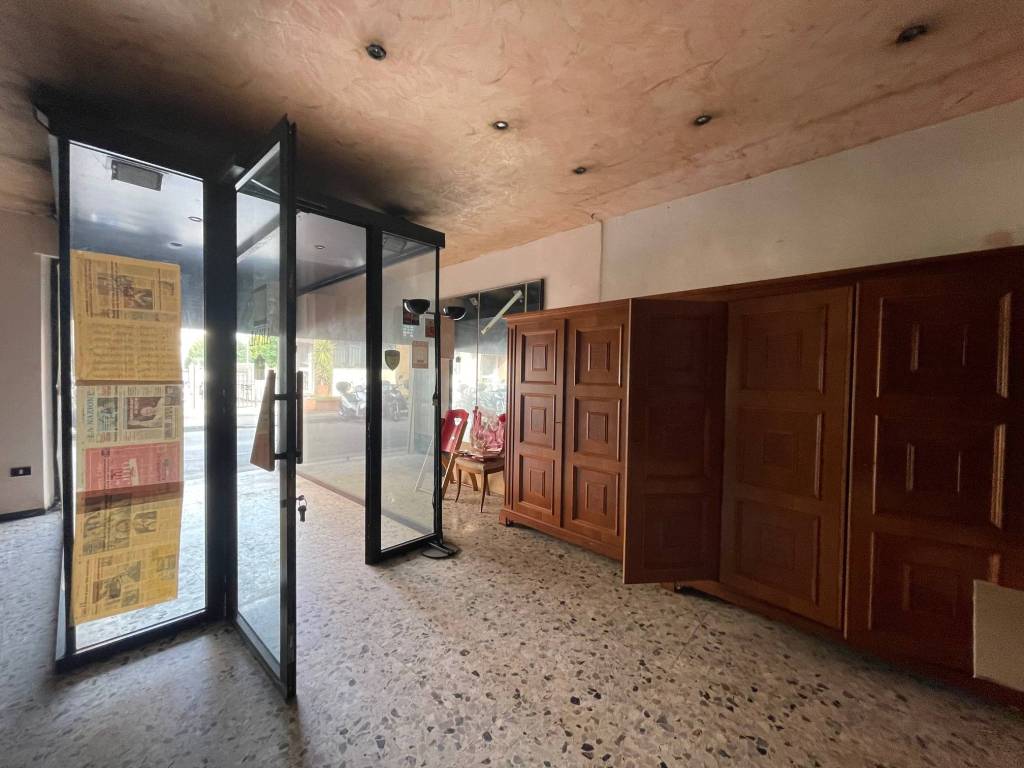 negozio in vendita a Firenze in zona Legnaia