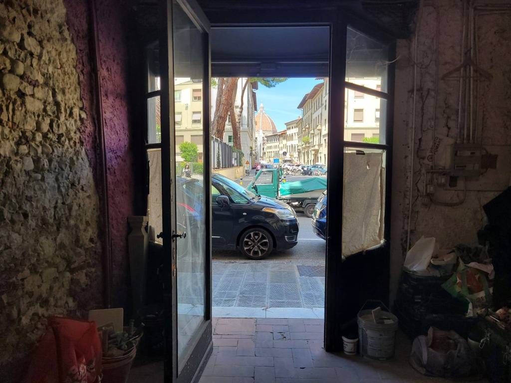 negozio in vendita a Firenze in zona Centro Santa Croce