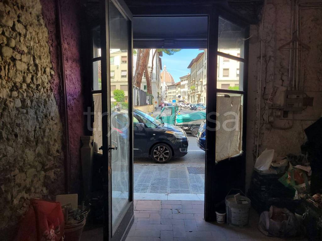 negozio in vendita a Firenze in zona Centro Santa Croce