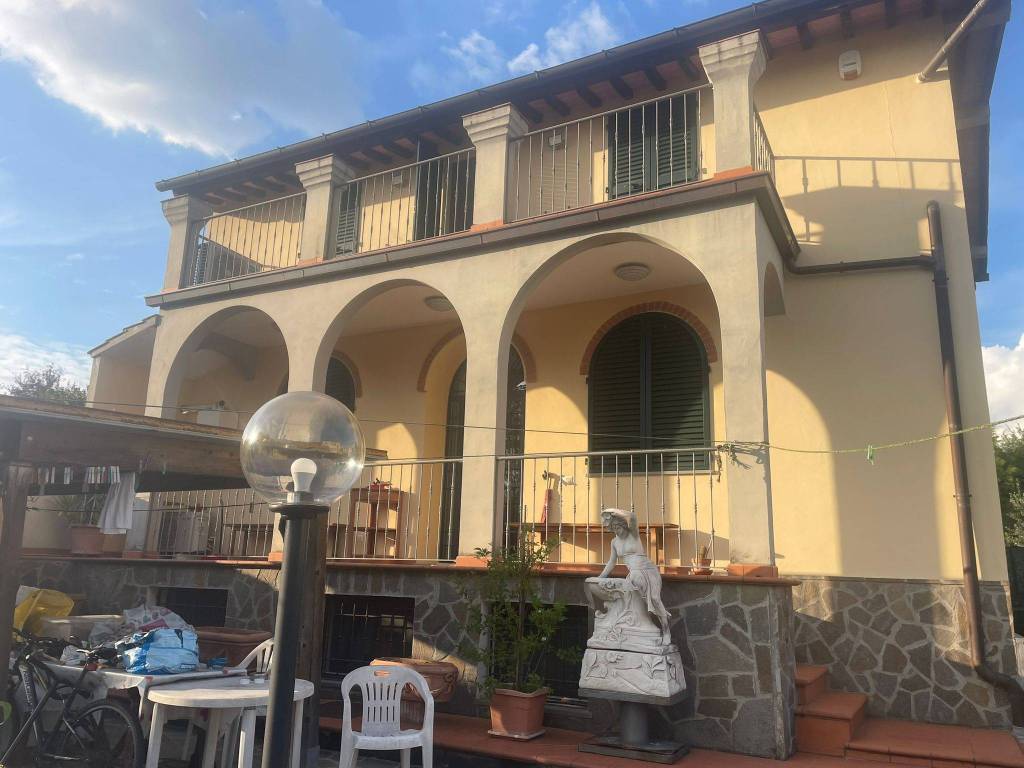 casa indipendente in vendita a Firenze in zona Galluzzo