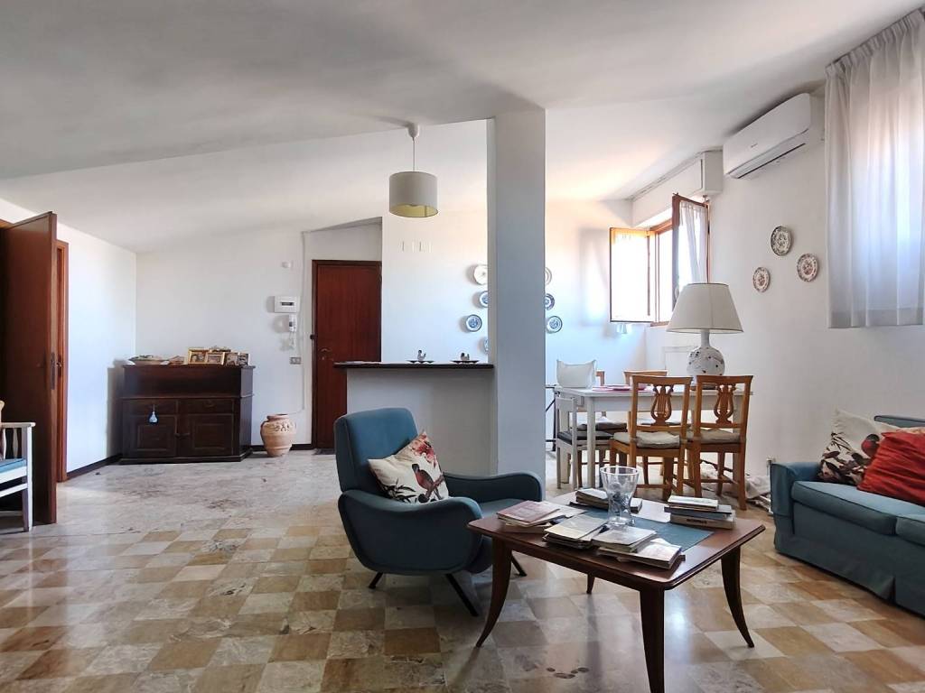 appartamento in vendita a Firenze in zona Coverciano