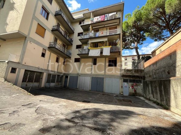 locale commerciale in vendita a Firenze