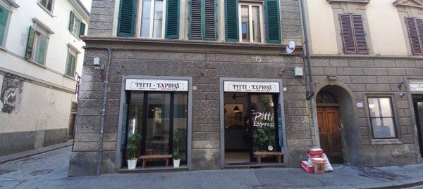locale commerciale in vendita a Firenze in zona Centro San Frediano