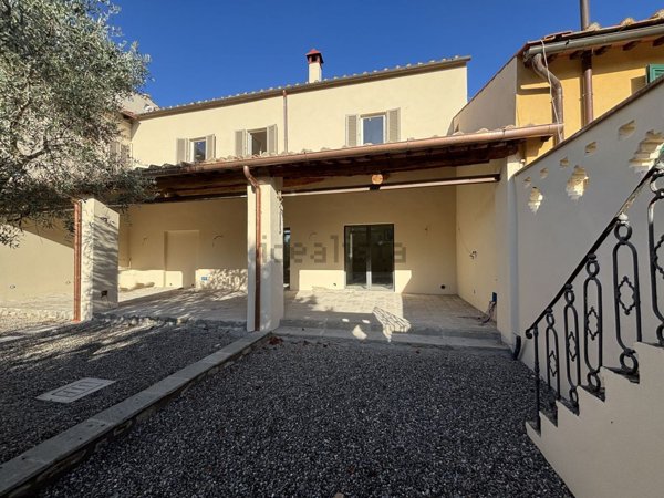 casa indipendente in vendita a Firenze in zona Serpiolle