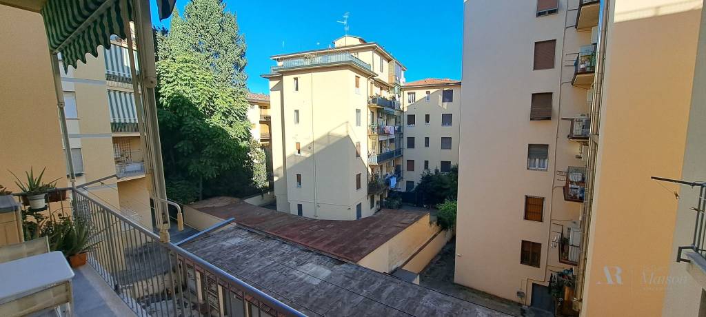 appartamento in vendita a Firenze in zona Campo di Marte