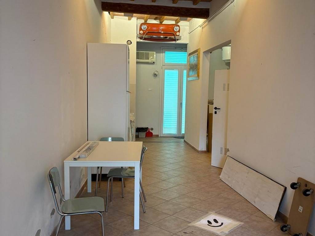 negozio in vendita a Firenze in zona Careggi