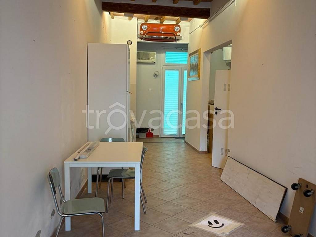 negozio in vendita a Firenze in zona Careggi