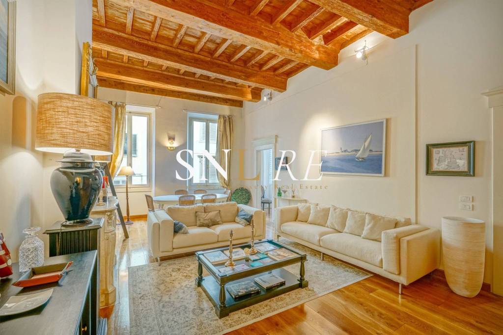 appartamento in vendita a Firenze in zona Centro Santa Maria Novella