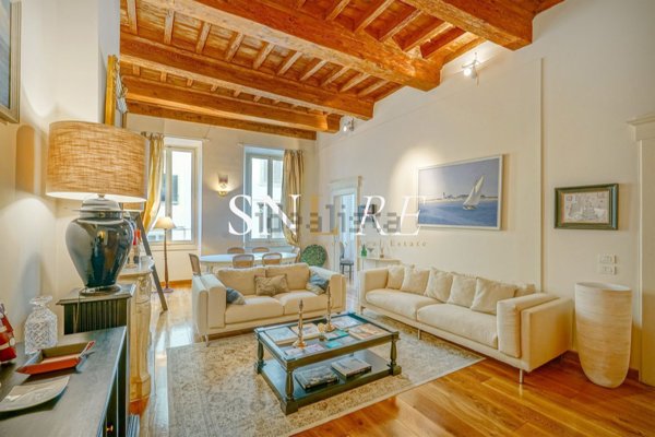 appartamento in vendita a Firenze in zona Centro Santa Maria Novella