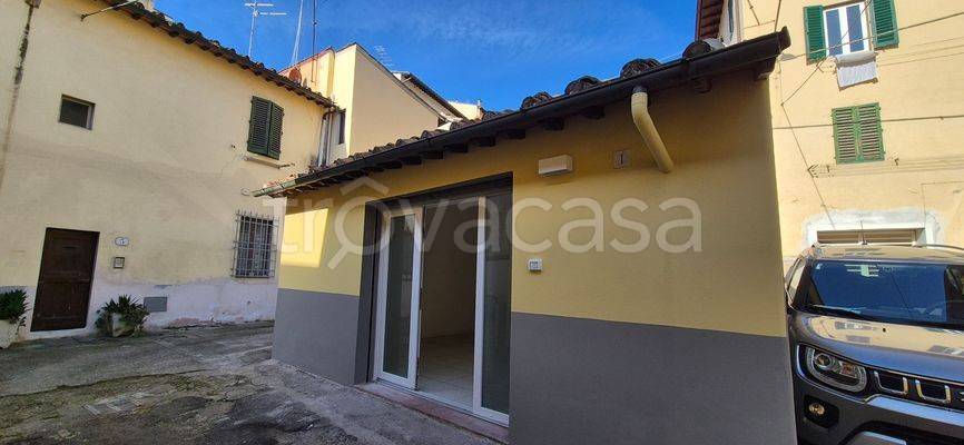 locale commerciale in vendita a Firenze