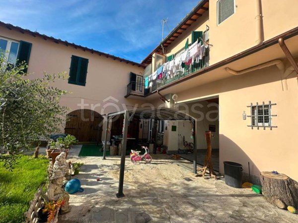 casa indipendente in vendita a Firenze in zona Isolotto