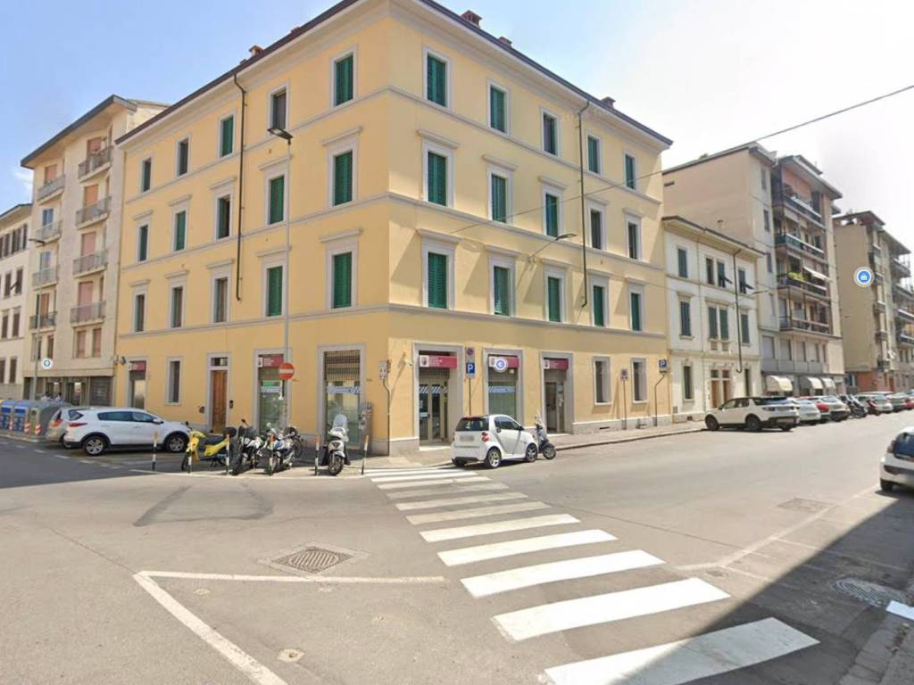negozio in vendita a Firenze in zona Bellariva