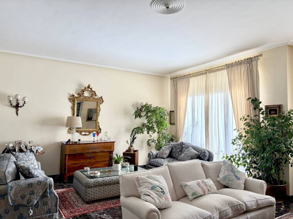 appartamento in vendita a Firenze in zona Campo di Marte