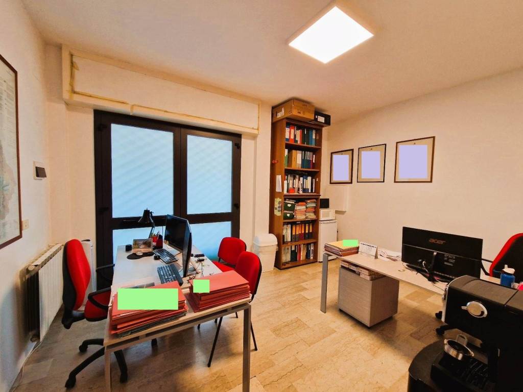 ufficio in vendita a Firenze in zona Settignano