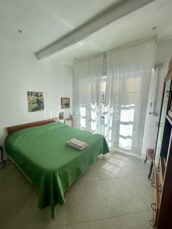 locale commerciale in vendita a Firenze in zona Centro San Frediano