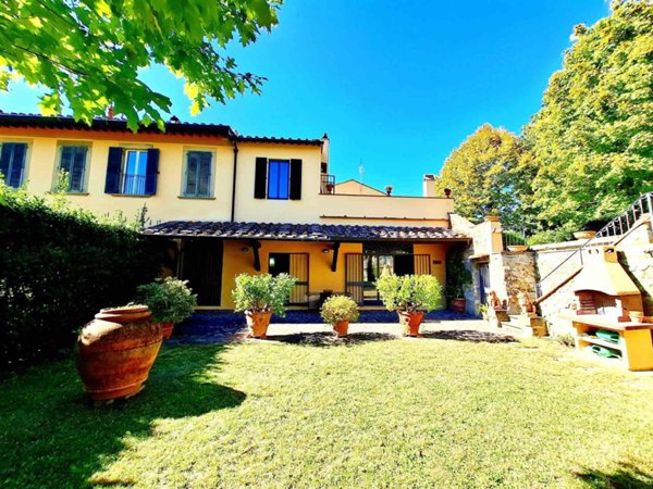 casa indipendente in vendita a Firenze in zona Settignano