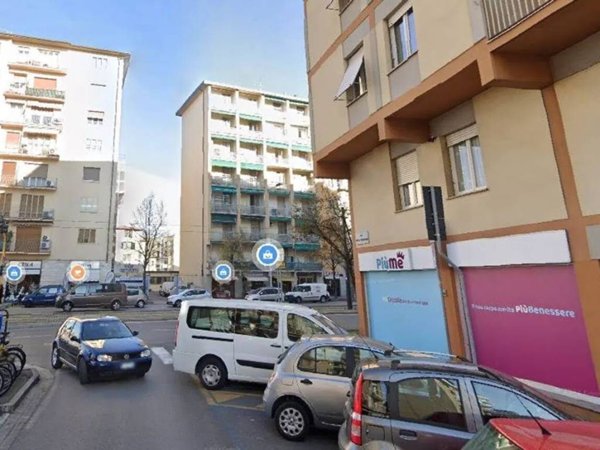 negozio in vendita a Firenze in zona Novoli