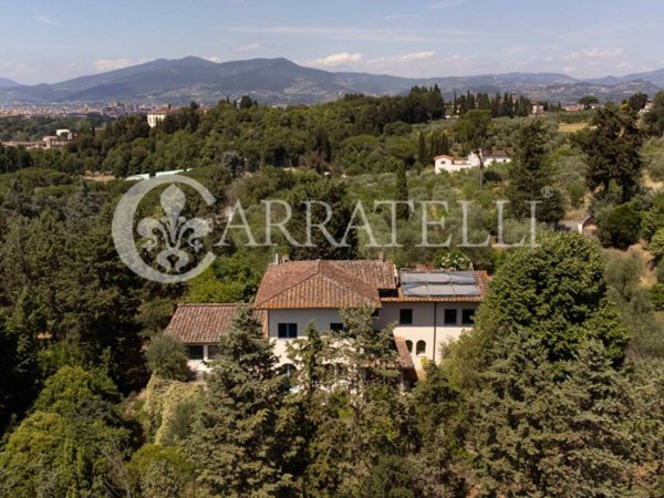casa indipendente in vendita a Firenze in zona Bellosguardo