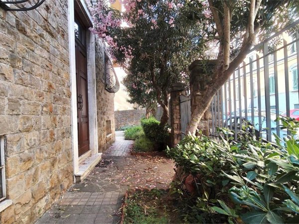 appartamento in vendita a Firenze in zona Pignone