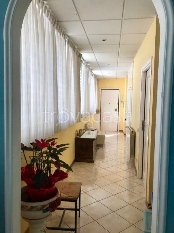 ufficio in vendita a Firenze in zona Peretola