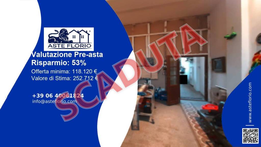 locale commerciale in vendita a Firenze in zona Legnaia