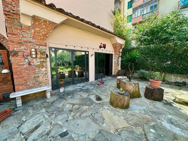 casa indipendente in vendita a Firenze in zona Isolotto