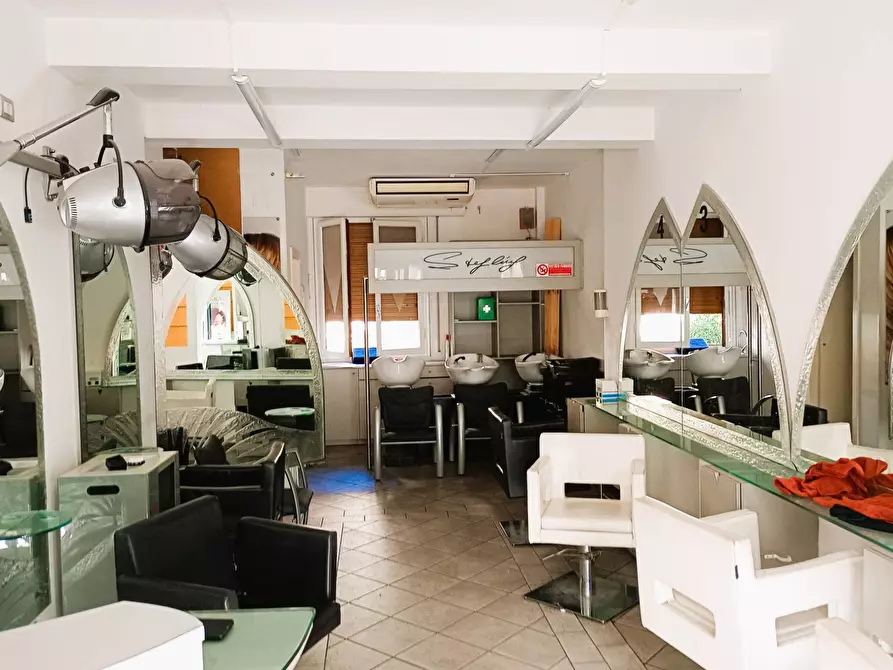 locale commerciale in vendita a Firenze